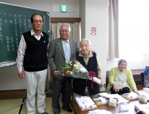 いつまでもお元気で！　坂口露子さん、１００歳おめでとうございます